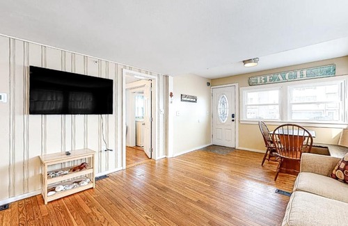 Hampton Apartment | Cool Change