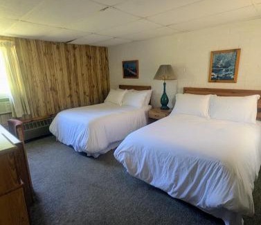 Two Rivers Hotel | Cool City Motel