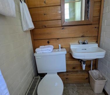 Two Rivers Hotel | Cool City Motel