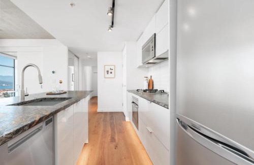 Gastown Apartment | Cool, Classy & Chic Downtown Suite