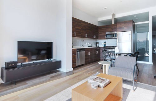 Downtown San Francisco Apartment | Cool Hayes Valley 1BR w/Pool, Gym, Spa, Pet Area & W/D