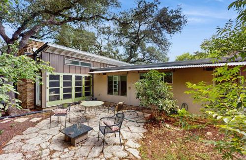 Barton Hills House | Cool Mid-Century Modern 3/2