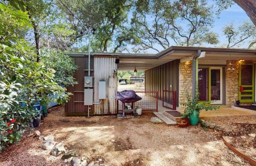 Barton Hills House | Cool Mid-Century Modern 3/2