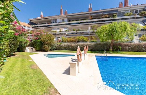 Sitges Apartment | Cool Parc Del Mar Apt, opp Beach, com Pool and A/C