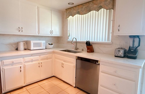 Hacienda Heights House | Cool townhome with AC in Hacienda Heights - 3 bedrooms available