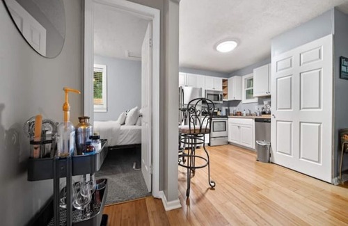Katie Hill Neighborhood House | Cool vibe, quiet spot near downtown