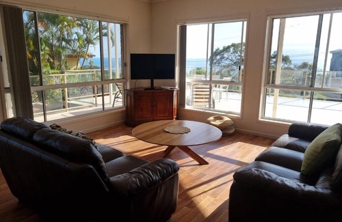 Rainbow Beach Apartment | Cooloola Deck