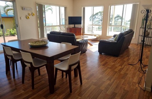Rainbow Beach Apartment | Cooloola Deck