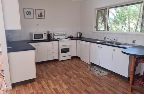 Rainbow Beach Apartment | Cooloola Deck