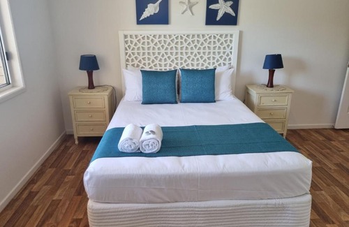 Rainbow Beach Apartment | Cooloola Deck