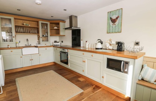 Briggswath Cottage | COOPERS BARN, pet friendly, character holiday cottage in Egton
