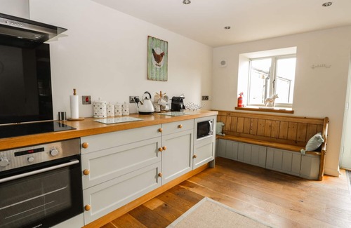 Briggswath Cottage | COOPERS BARN, pet friendly, character holiday cottage in Egton