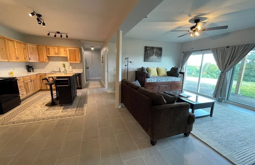Milford Apartment | Cooperstown Double Play Lodge Unit B Near HOF