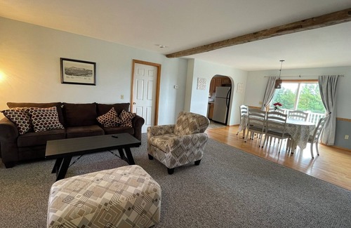 Milford House | Cooperstown Double Play Lodge 5-BRs House Near HOF