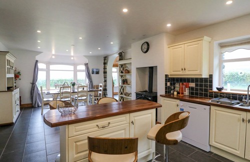 Goleen Cottage | COORLACKA, pet friendly, with a garden in Goleen, County Cork