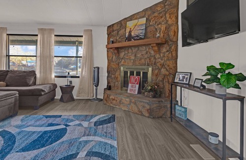 Gun Barrel City House | Copeland Cottage Beautiful lake house discounted priices