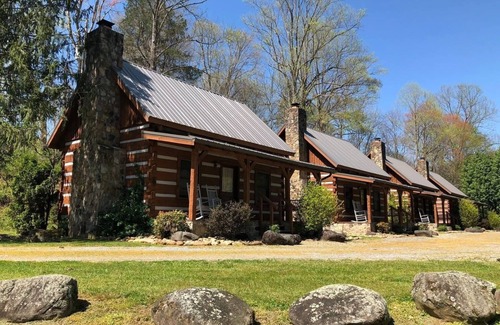 Pittman Center Cabin | Copeland Creek Romantic Getaway