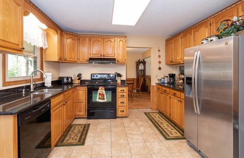 Valley Creek Run Cottage | Copper Lady Cottage - Creekside 3 BR, 2BA, Hot Tub, Firepit