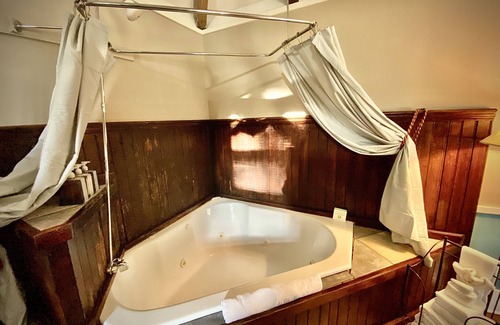 San Jacinto Bed & Breakfast | Coppersmith Inn B&B