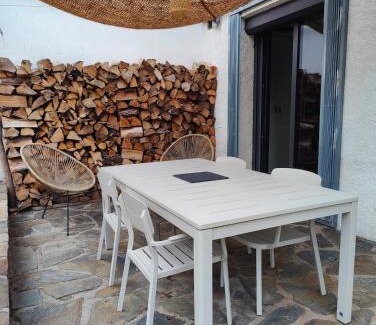Clos Banet Apartment | Coquet appartement avec patio privatif-Stationnement gratuit à proximité