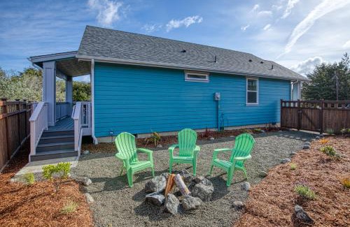 Ocean Shores House | Coral Beach Cottage