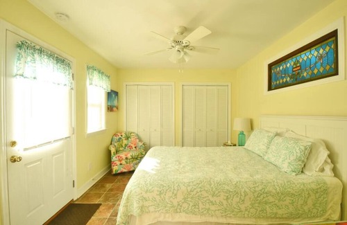 Morehead City House | Coral Cottage in Beaufort Historical District