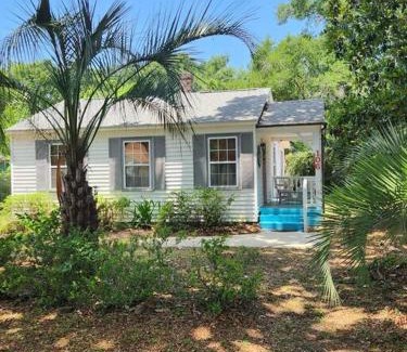 Warrington House | Coral Cottage Pensacola