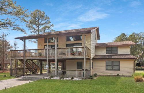 Deep Hole House | Coral Cove - fun waterfront home with floating dock and amazing patios