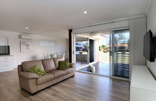 Coral Cove House | Coral Cove Ocean View Retreat