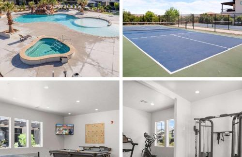 Santa Clara House | Coral Paradise - Community Pool