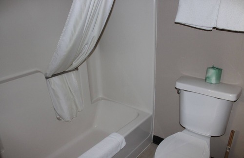 Maple Grove Hotel | Coratel Inn and Suites Maple Grove