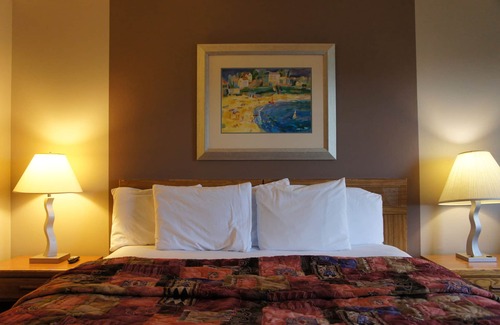 Maple Grove Hotel | Coratel Inn and Suites Maple Grove