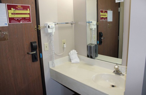 Maple Grove Hotel | Coratel Inn and Suites Maple Grove