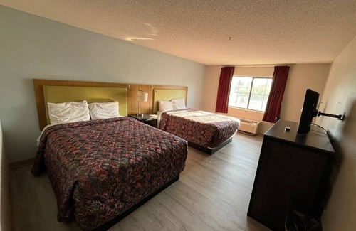 College Hill Hotel | Coratel Inn & Suites by Jasper Wesley-Standard 2 Queen Bed Non-Smoking