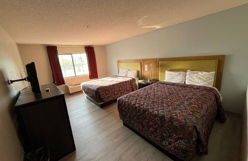 College Hill Hotel | Coratel Inn & Suites by Jasper Wesley-Standard 2 Queen Bed Non-Smoking