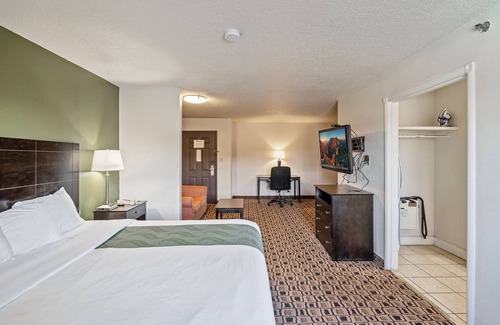 Wichita Hotel | Coratel Suites Comfort 1 King Suite with Sofa Oversized Non Smoking