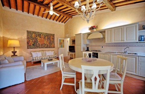 Empoli Apartment | Corbezzolo - Apartment with swimming pool