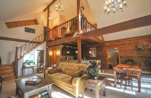 Ohiopyle Cabin | Corey Cabin | 3BR 2BA, Fireplace, Hot Tub, Close to Ohiopyle!