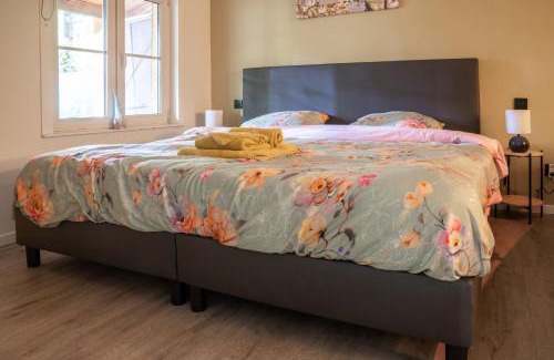Lanaken Ski Chalet | Corgi-Flowerhuisje