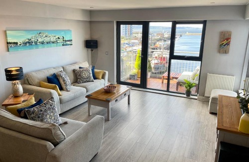 Granton Apartment | Corinthian Quay Apartment