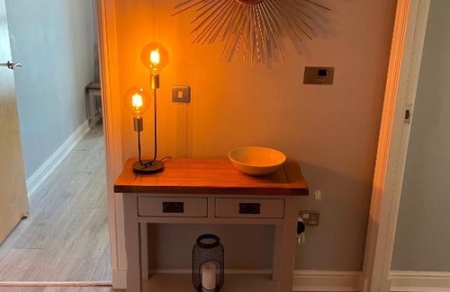 Granton Apartment | Corinthian Quay Apartment