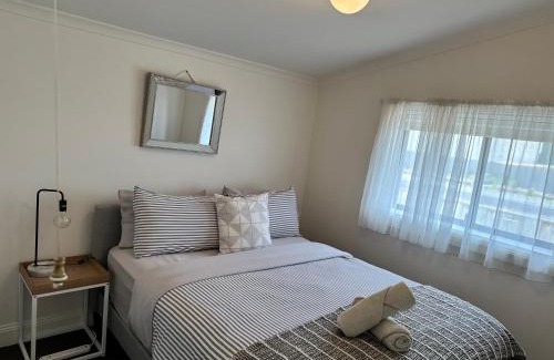 Mount Gambier House | Cornelias Cottage Mount Gambier Central