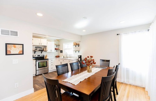Muskegon House | Corner Crossing:Golden Leaves A True Fall Retreat