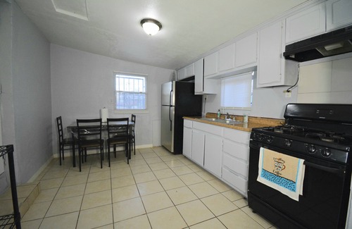 El Paso Apartment | Corner Gem near Del Sol Hospital