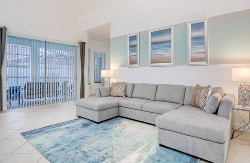 Ridgewood Lakes House | Corner lot home with screened pool + spa, game room, on-site golf, AC, & WiFi