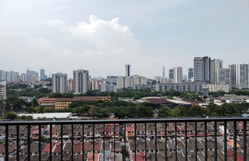 Kuala Lumpur Condo | Corner unit 3R3B2cp condo, 550 sf terrace/balcony and AC in Kuala Lumpur