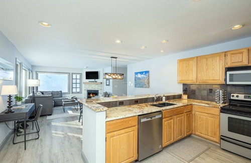 Telluride Condo | Corner Unit, Valley Views! Pool, Hot Tub, Ski In/Out