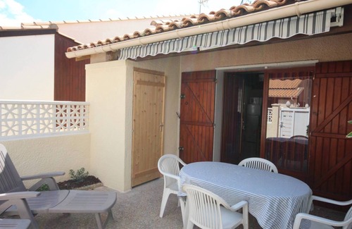 Portiragnes-Plage House | Corner villa located in a secured residence with pool, for 4 people, at only 400m from the beach.