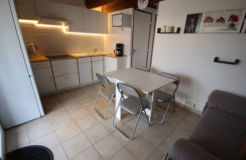 Portiragnes-Plage House | Corner villa located in a secured residence with pool, for 5 persons, airco in the kitchen, at.