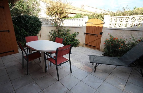 Portiragnes-Plage House | Corner villa located in a secured residence with pool, for 5 persons, airco in the kitchen, at.